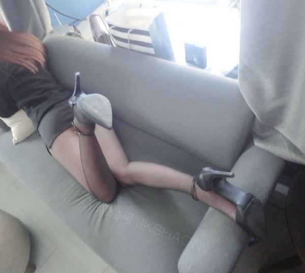 美丽的小蜜桃2_国产剧HD在线观看